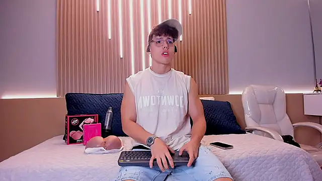 Snapshot of Jhoumod_21 chatting on October 9, 2025, 10:38 am Jhoumod 21 online show from October 9, 2025, 10:38 am