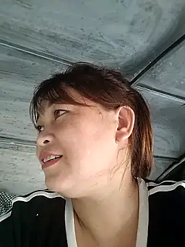 Snapshot of Lyly_nuce chatting on October 19, 2025, 9:56 am Lyly nuce online show from October 19, 2025, 9:56 am