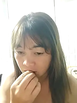 Snapshot of Lyly_nuce chatting on October 25, 2025, 9:52 am Lyly nuce online show from October 25, 2025, 9:52 am