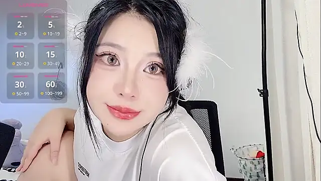 medusanamei online show from October 13, 2025, 1:02 pm