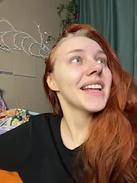 Snapshot of PollyVinice chatting on June 3, 2026, 6:01 pm PollyVinice online show from June 3, 2026, 6:01 pm