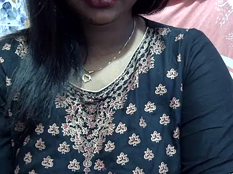 Snapshot of Rooshami_hot01 chatting on October 12, 2025, 5:09 am Rooshami hot01 online show from October 12, 2025, 5:09 am