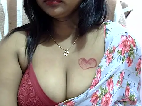 Snapshot of Rooshami_hot01 chatting on October 18, 2025, 6:04 am Rooshami hot01 online show from October 18, 2025, 6:04 am