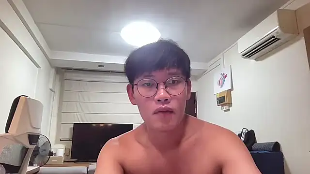 Snapshot of Passionatetwink2 chatting on July 17, 2026, 10:56 am Passionatetwink2 online show from July 17, 2026, 10:56 am