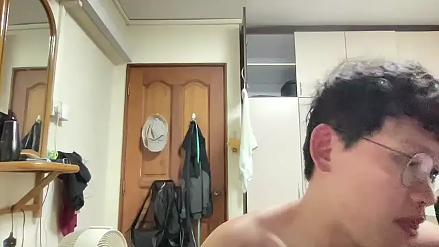 Passionatetwink2 online show from September 25, 2025, 10:10 am