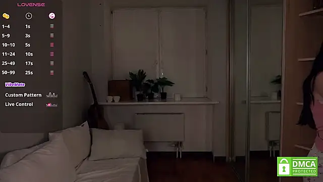 DelphaDivenere online show from September 27, 2025, 5:08 pm