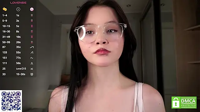 DelphaDivenere online show from October 29, 2025, 5:34 pm