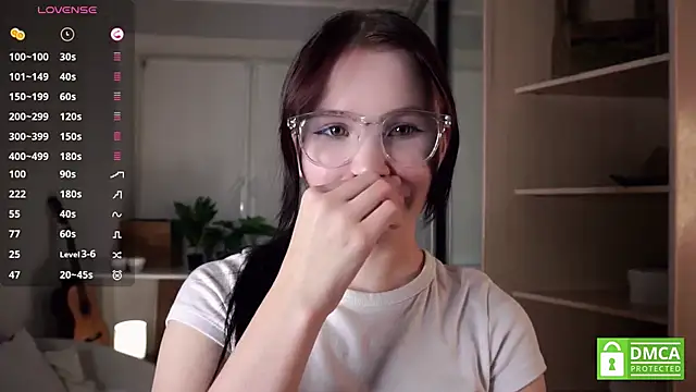 DelphaDivenere online show from September 24, 2025, 5:41 pm