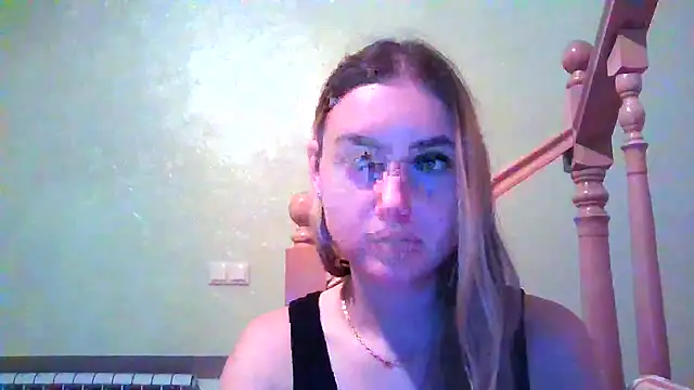 RobinThompson online show from September 17, 2025, 5:04 pm