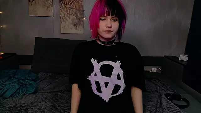 Snapshot of KikiMoor chatting on September 24, 2025, 9:32 pm KikiMoor online show from September 24, 2025, 9:32 pm