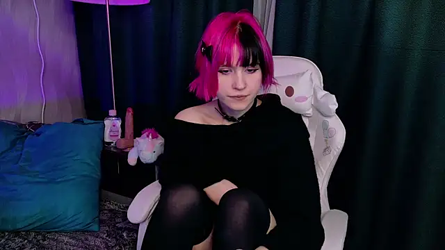 Snapshot of KikiMoor chatting on October 23, 2025, 9:19 am KikiMoor online show from October 23, 2025, 9:19 am