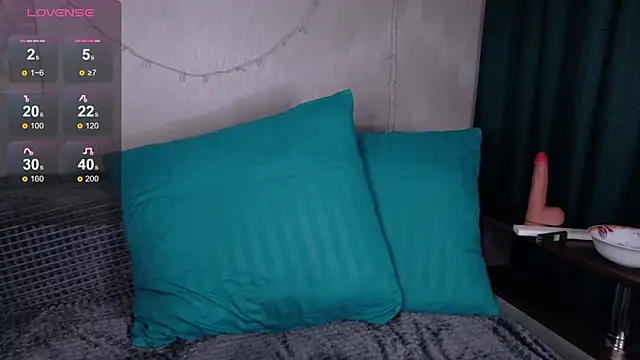 Snapshot of KikiMoor chatting on September 14, 2025, 4:13 am KikiMoor online show from September 14, 2025, 4:13 am