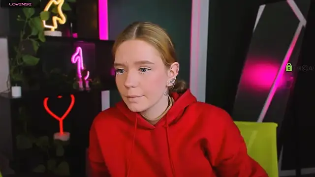 mila glow1 online show from April 10, 2026, 6:48 pm