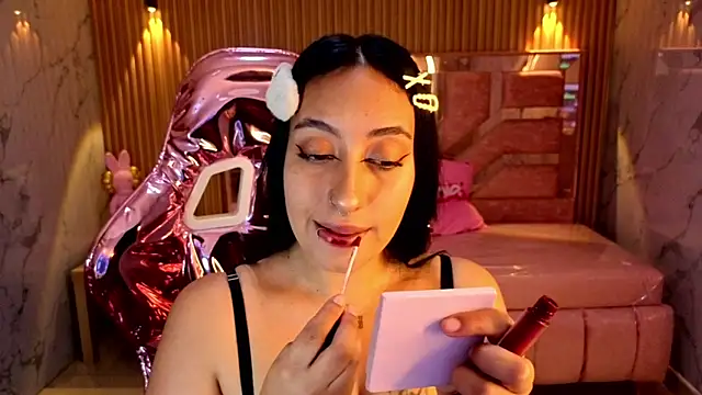 m eris s online show from October 4, 2025, 1:34 pm