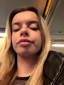 Snapshot of LollyShine chatting on January 15, 2026, 5:27 pm LollyShine online show from January 15, 2026, 5:27 pm