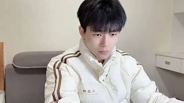 xiaoyang5200 online show from December 15, 2025, 2:34 pm