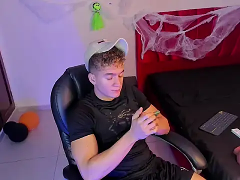 Snapshot of paull_george chatting on October 17, 2025, 1:13 pm paull george online show from October 17, 2025, 1:13 pm