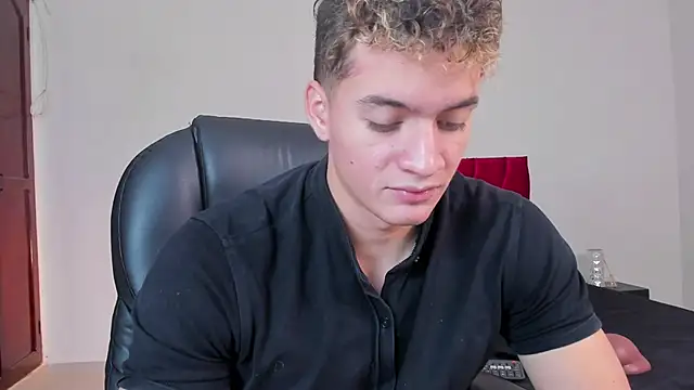 Snapshot of paull_george chatting on September 18, 2025, 1:25 pm paull george online show from September 18, 2025, 1:25 pm