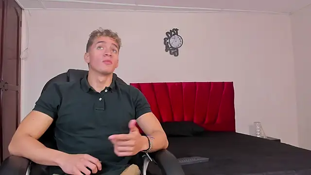 Snapshot of paull_george chatting on September 17, 2025, 2:08 pm paull george online show from September 17, 2025, 2:08 pm