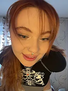 Snapshot of LunaMillie chatting on February 10, 2026, 10:03 am LunaMillie online show from February 10, 2026, 10:03 am