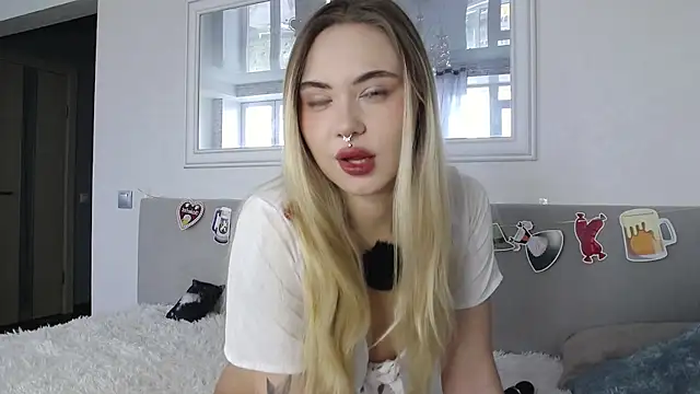 Snapshot of LunaMillie chatting on September 23, 2025, 5:36 am LunaMillie online show from September 23, 2025, 5:36 am