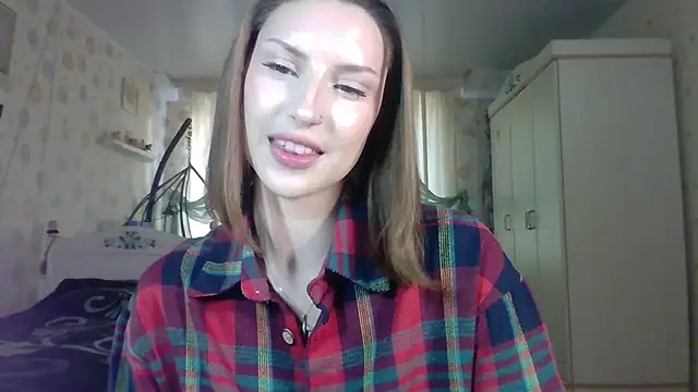 Snapshot of RuxaShade chatting on October 2, 2025, 1:25 pm RuxaShade online show from October 2, 2025, 1:25 pm