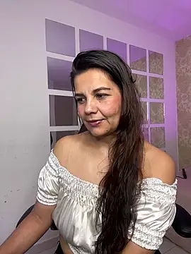 Snapshot of SecretObsession_Eup chatting on October 28, 2025, 4:13 am SecretObsession Eup online show from October 28, 2025, 4:13 am