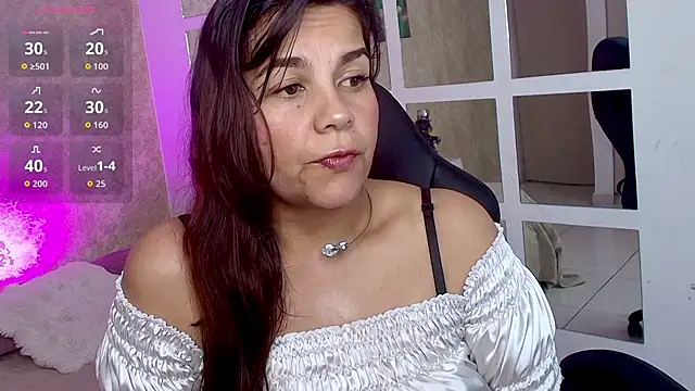 Snapshot of SecretObsession_Eup chatting on October 15, 2025, 3:38 am SecretObsession Eup online show from October 15, 2025, 3:38 am