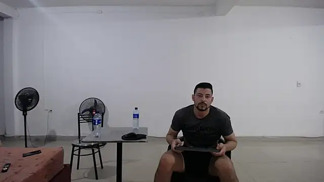 yohacriss online show from October 28, 2025, 5:39 am