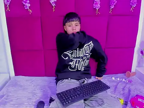 Bruno Cruzz online show from September 24, 2025, 3:13 am