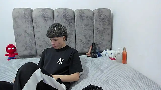 Bruno Cruzz online show from June 2, 2026, 2:22 am