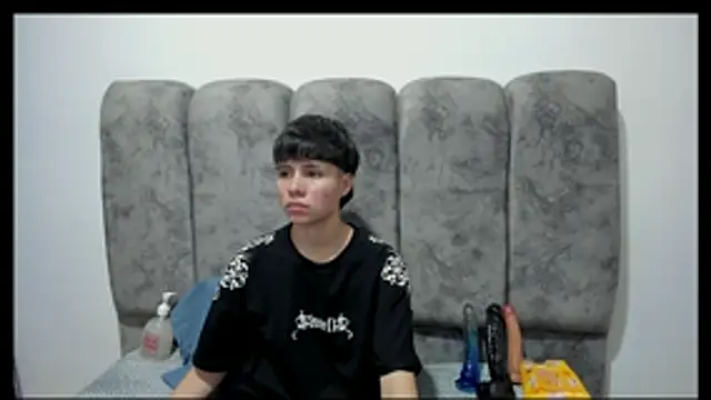 Bruno Cruzz online show from April 16, 2026, 2:34 am