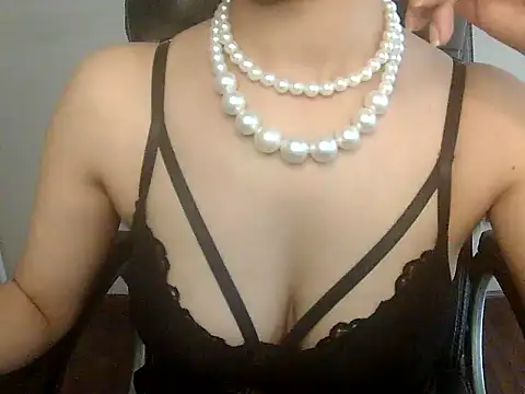 akankshapuri online show from September 18, 2025, 6:16 am