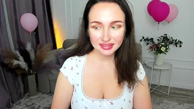 GlassOfLove online show from September 13, 2025, 7:36 pm