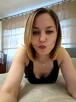 VeroLoverx online show from April 5, 2026, 2:13 pm