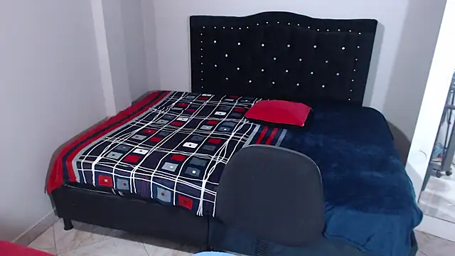 Coraline Playful online show from November 24, 2025, 6:19 pm