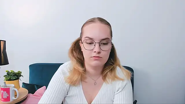 Snapshot of AliceCrazy69 chatting on September 25, 2025, 1:17 pm AliceCrazy69 online show from September 25, 2025, 1:17 pm