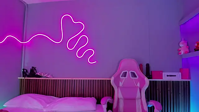 SammyRose  online show from April 11, 2026, 8:56 pm