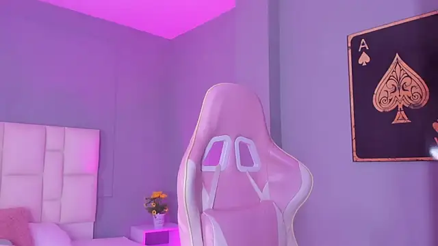 Snapshot of SammyRose_ chatting on March 3, 2026, 7:32 pm SammyRose online show from March 3, 2026, 7:32 pm