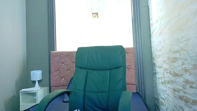 Snapshot of katia_green1 chatting on September 30, 2025, 12:00 pm katia green1 online show from September 30, 2025, 12:00 pm