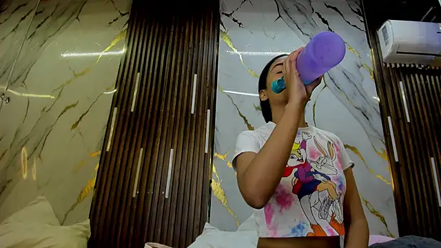 Snapshot of VictoriaDuart chatting on October 20, 2025, 7:58 pm VictoriaDuart online show from October 20, 2025, 7:58 pm