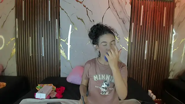 Snapshot of VictoriaDuart chatting on October 11, 2025, 8:10 pm VictoriaDuart online show from October 11, 2025, 8:10 pm