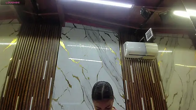 VictoriaDuart online show from March 26, 2026, 8:29 pm