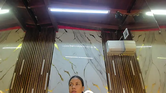 VictoriaDuart online show from March 29, 2026, 9:05 pm