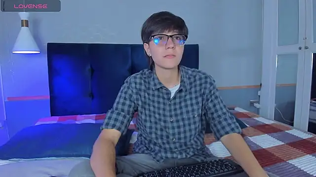 Tsuki Maru online show from September 20, 2025, 8:03 pm