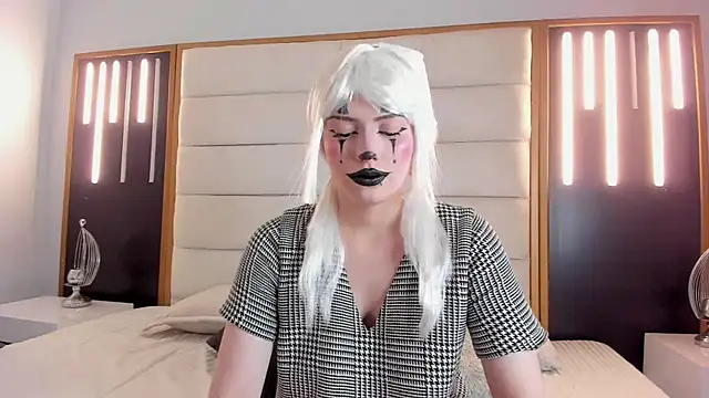 Snapshot of RebecaSnow chatting on October 15, 2025, 8:50 pm RebecaSnow online show from October 15, 2025, 8:50 pm