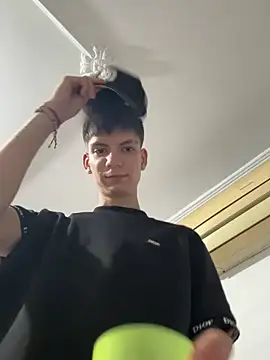 Snapshot of Luck__090 chatting on September 26, 2025, 5:14 am Luck 090 online show from September 26, 2025, 5:14 am