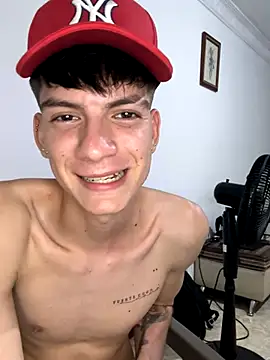 Snapshot of Luck__090 chatting on October 25, 2025, 2:33 am Luck 090 online show from October 25, 2025, 2:33 am