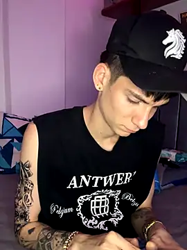 Snapshot of Luck__090 chatting on October 16, 2025, 2:09 am Luck 090 online show from October 16, 2025, 2:09 am