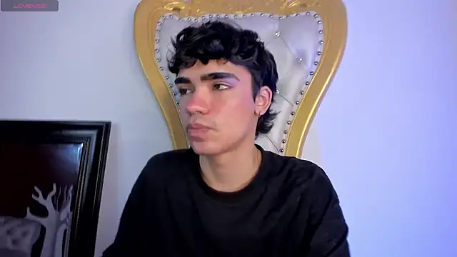 JoeCollins  online show from October 25, 2025, 10:32 pm